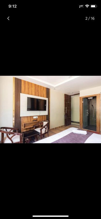 Hotel & Hostel Vimal Ganga Рішикеш Екстер'єр фото