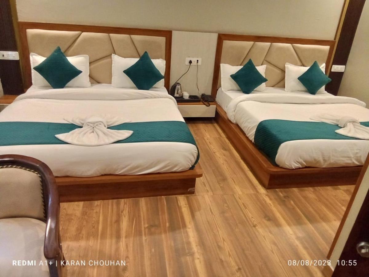Hotel & Hostel Vimal Ganga Рішикеш Екстер'єр фото